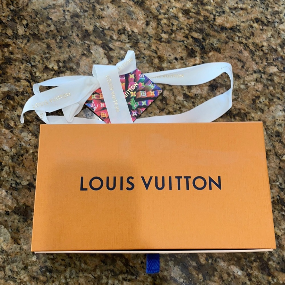 LV box (wallet came in this one)